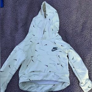 Barely used yellow Nike sweat shirt.